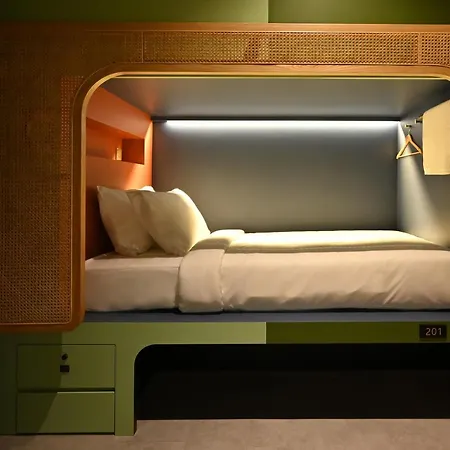 Dream Chaser Boutique Capsule Hotel